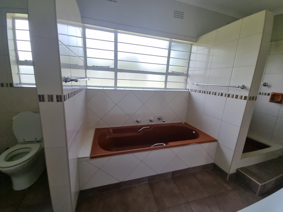 4 Bedroom Property for Sale in Parkhill Gardens Gauteng