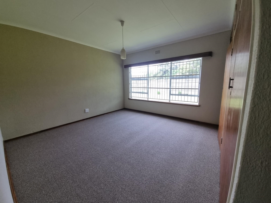 4 Bedroom Property for Sale in Parkhill Gardens Gauteng