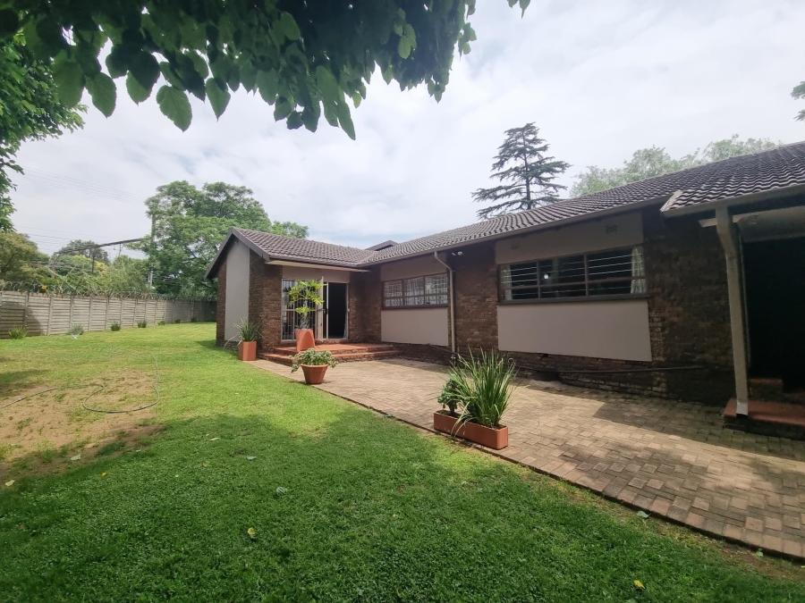 4 Bedroom Property for Sale in Parkhill Gardens Gauteng