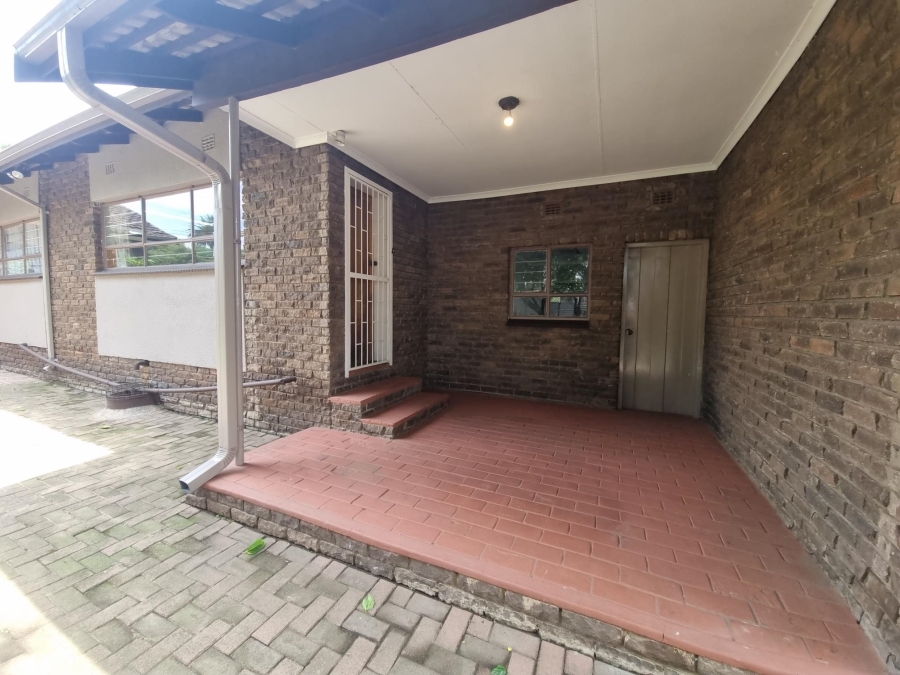 4 Bedroom Property for Sale in Parkhill Gardens Gauteng
