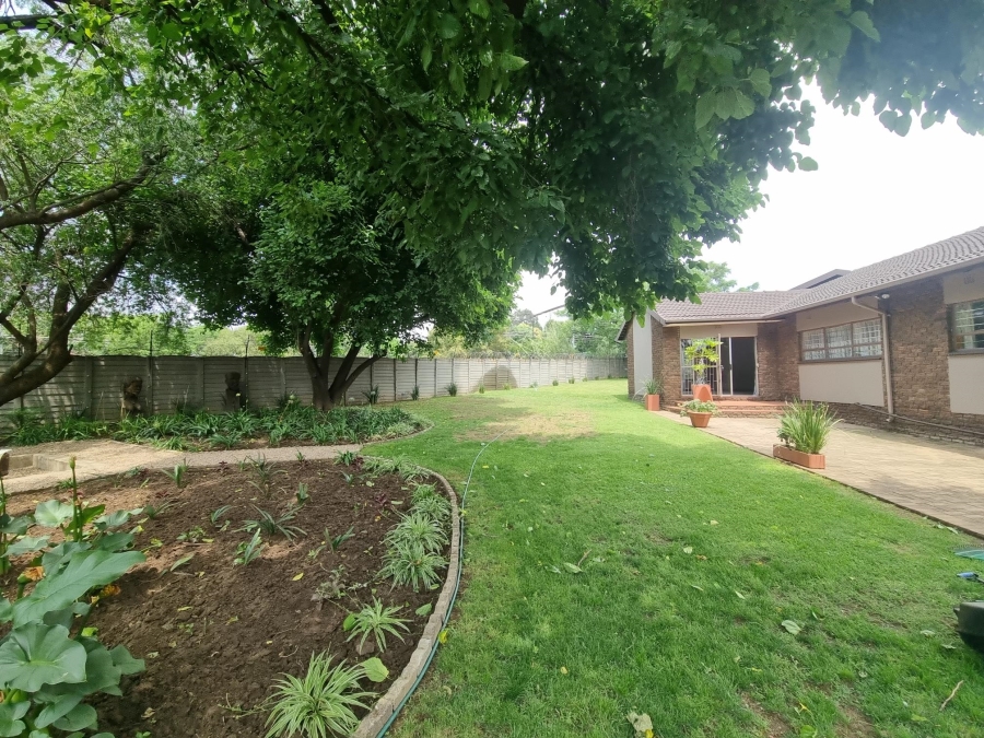 4 Bedroom Property for Sale in Parkhill Gardens Gauteng