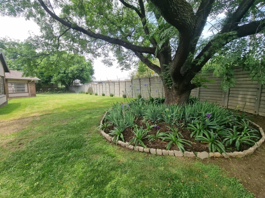 4 Bedroom Property for Sale in Parkhill Gardens Gauteng