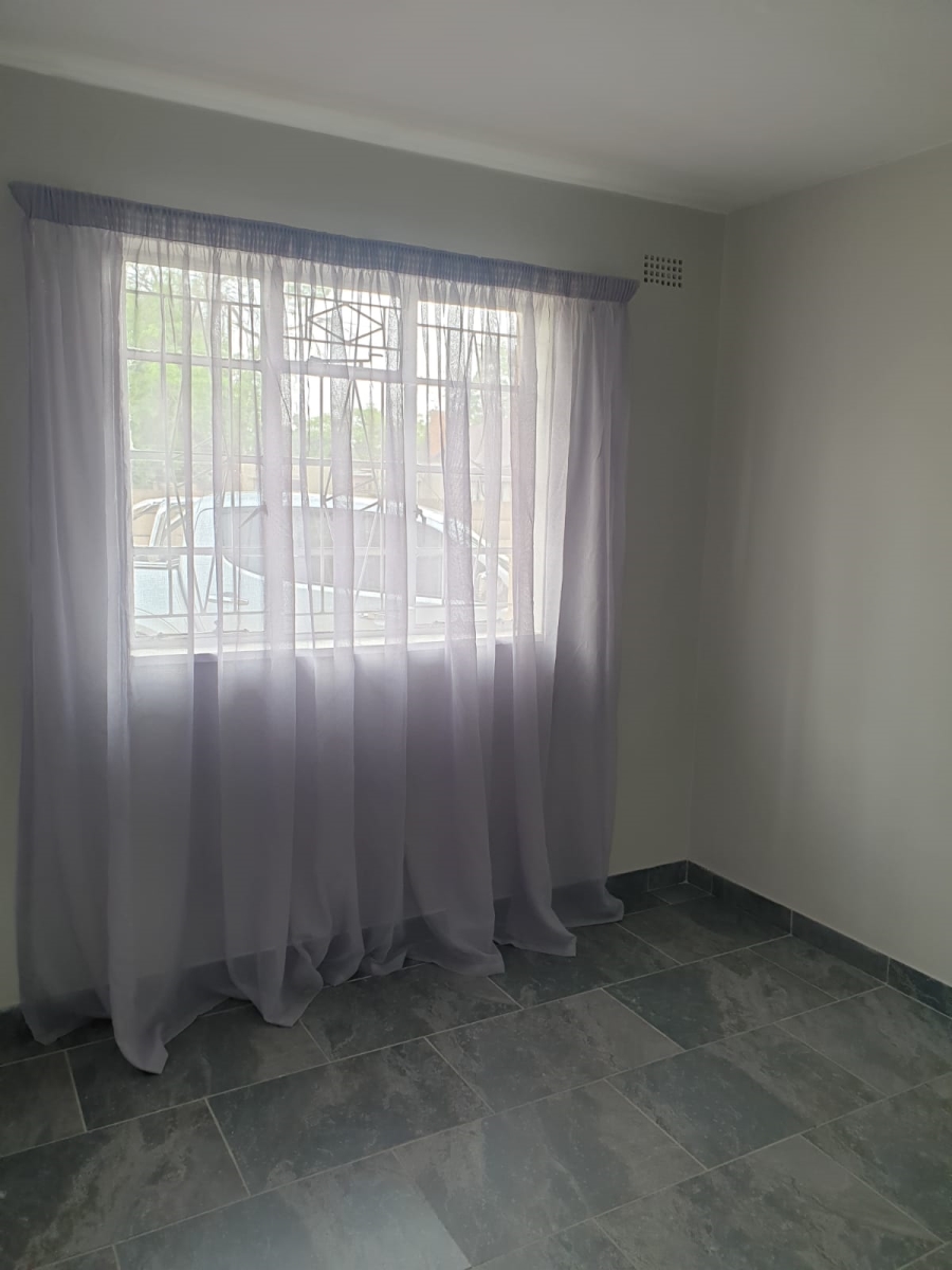 2 Bedroom Property for Sale in Peacehaven Gauteng