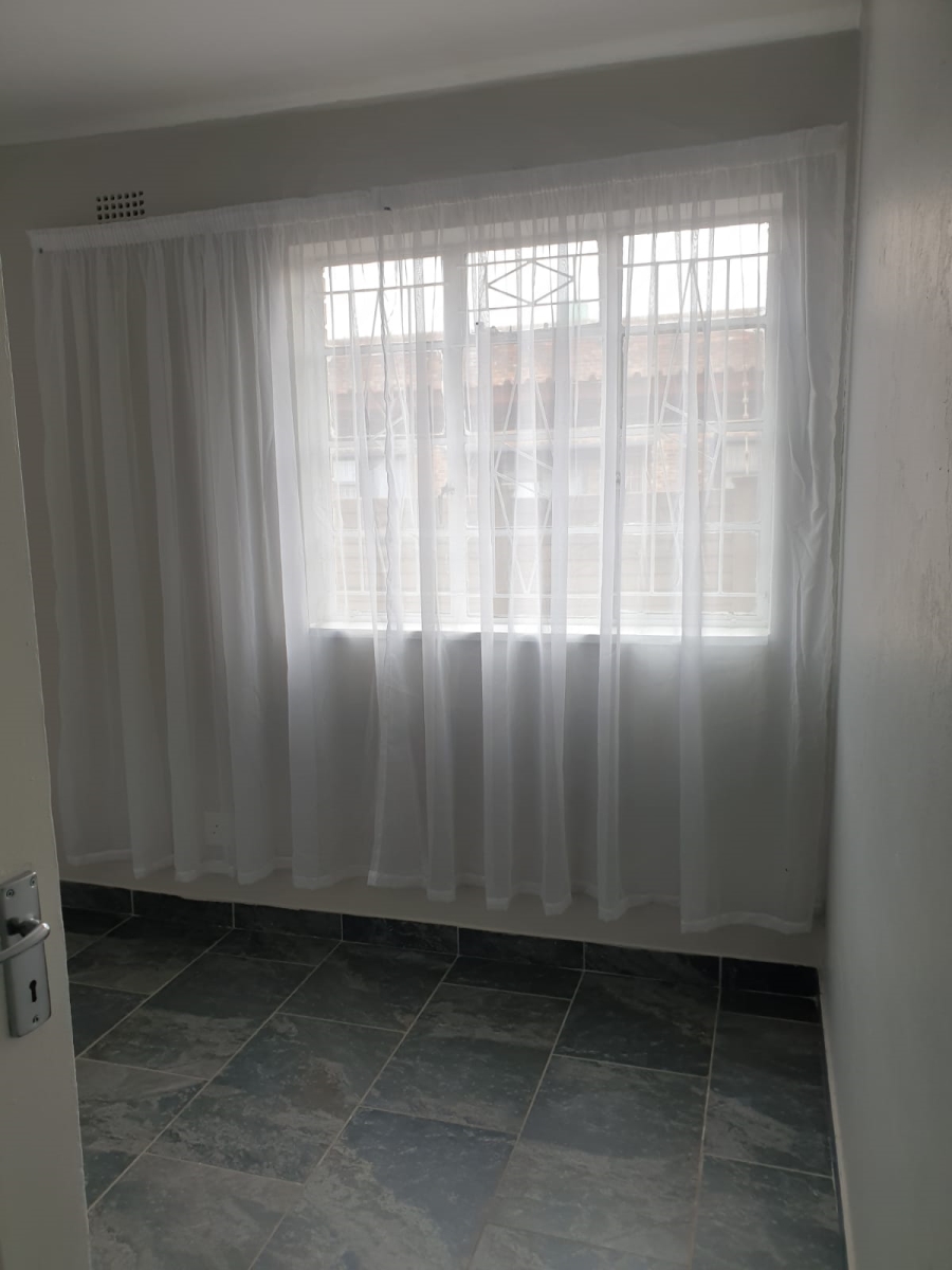 2 Bedroom Property for Sale in Peacehaven Gauteng