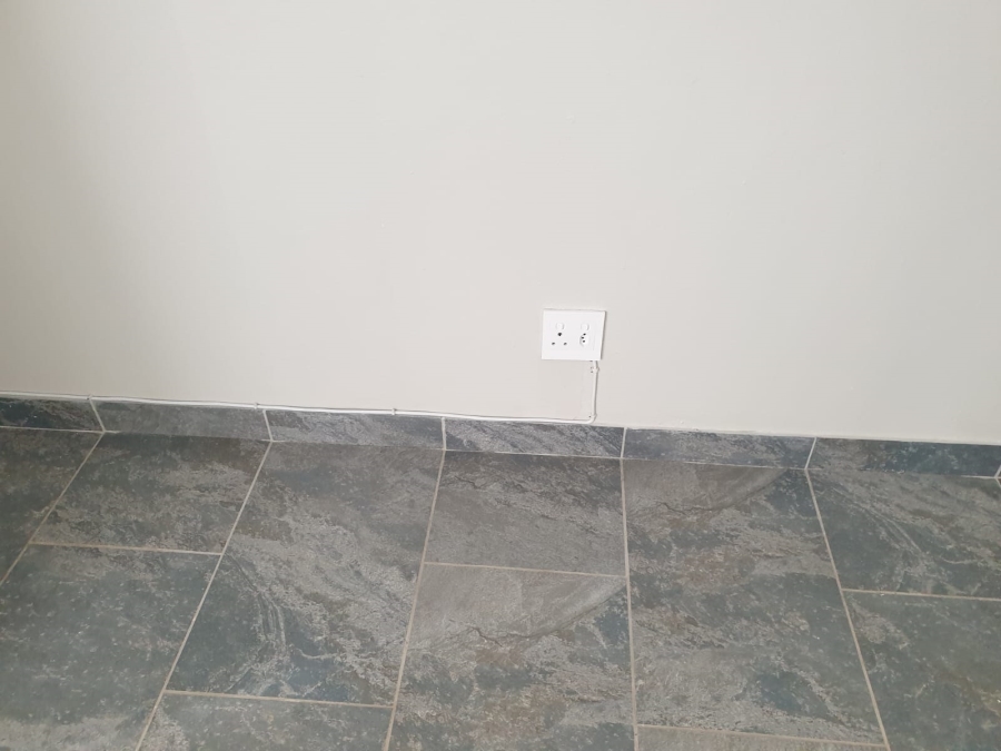 2 Bedroom Property for Sale in Peacehaven Gauteng