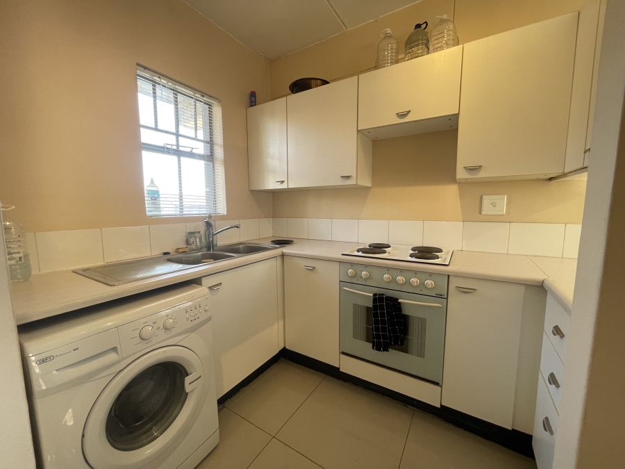 To Let 2 Bedroom Property for Rent in Houghton Estate Gauteng