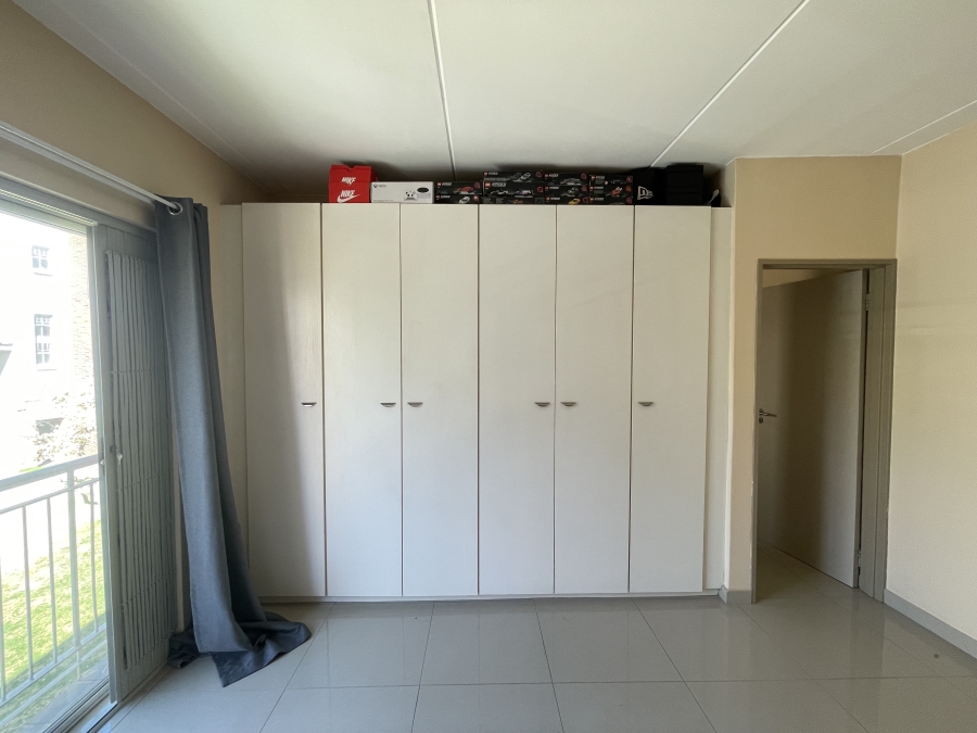 To Let 2 Bedroom Property for Rent in Houghton Estate Gauteng