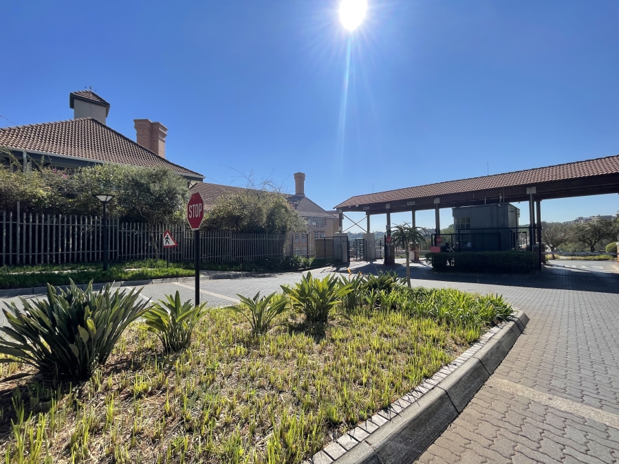 To Let 2 Bedroom Property for Rent in Houghton Estate Gauteng