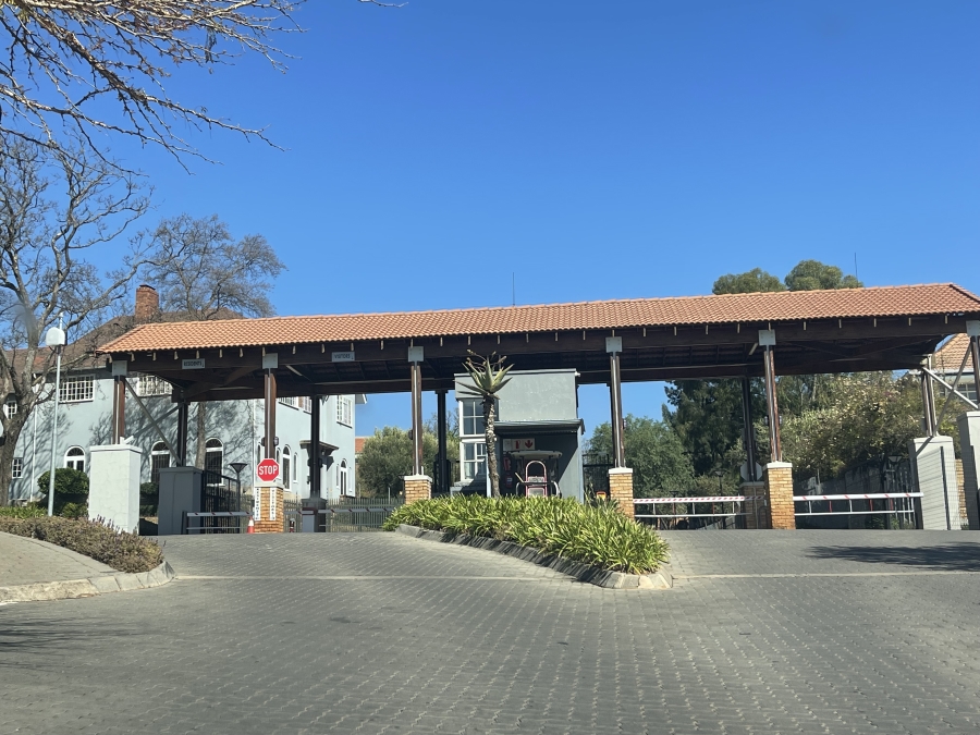 To Let 2 Bedroom Property for Rent in Houghton Estate Gauteng