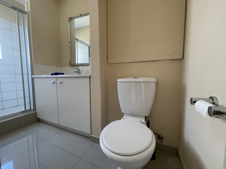 To Let 2 Bedroom Property for Rent in Houghton Estate Gauteng
