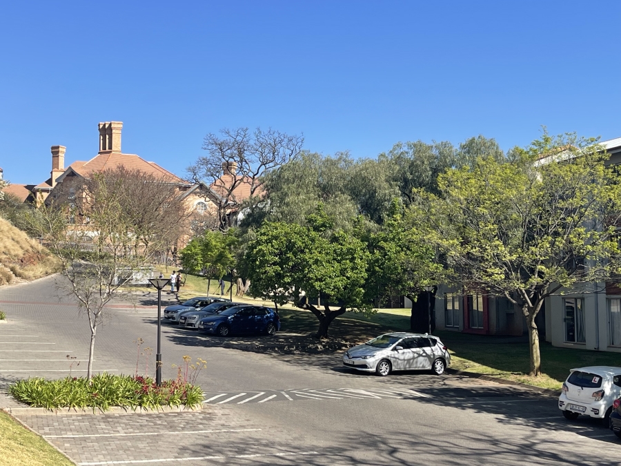 To Let 2 Bedroom Property for Rent in Houghton Estate Gauteng