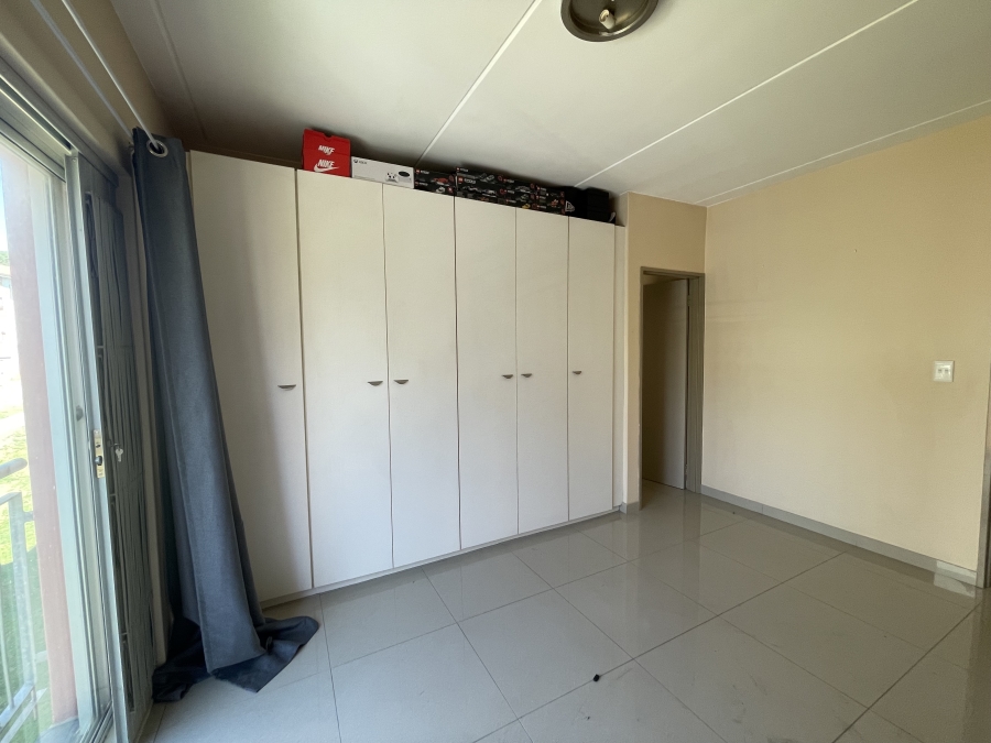 To Let 2 Bedroom Property for Rent in Houghton Estate Gauteng