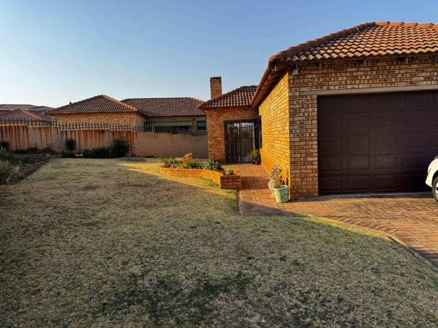 3 Bedroom Property for Sale in Fochville Gauteng