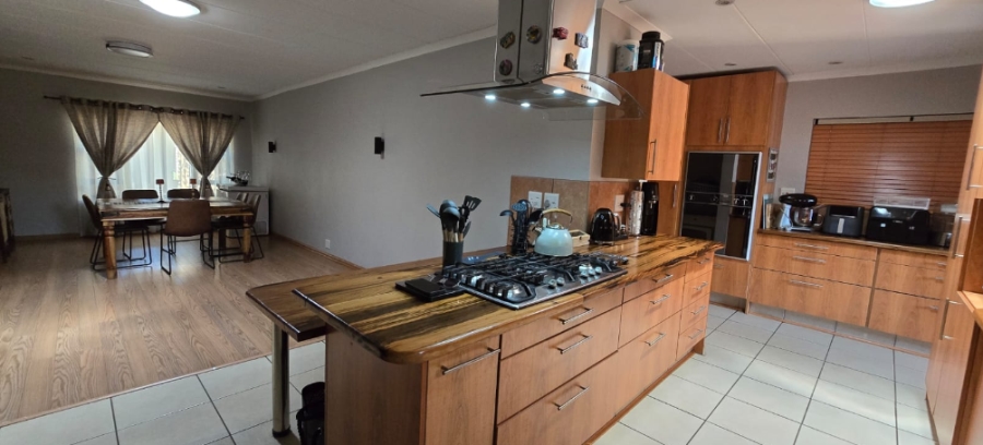 4 Bedroom Property for Sale in Clubview Gauteng