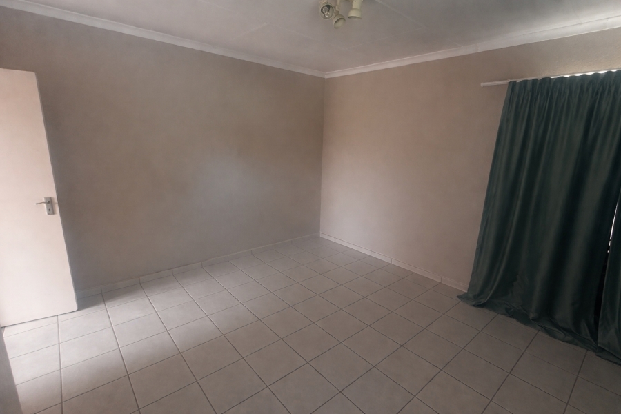 To Let 1 Bedroom Property for Rent in Willowbrook Gauteng