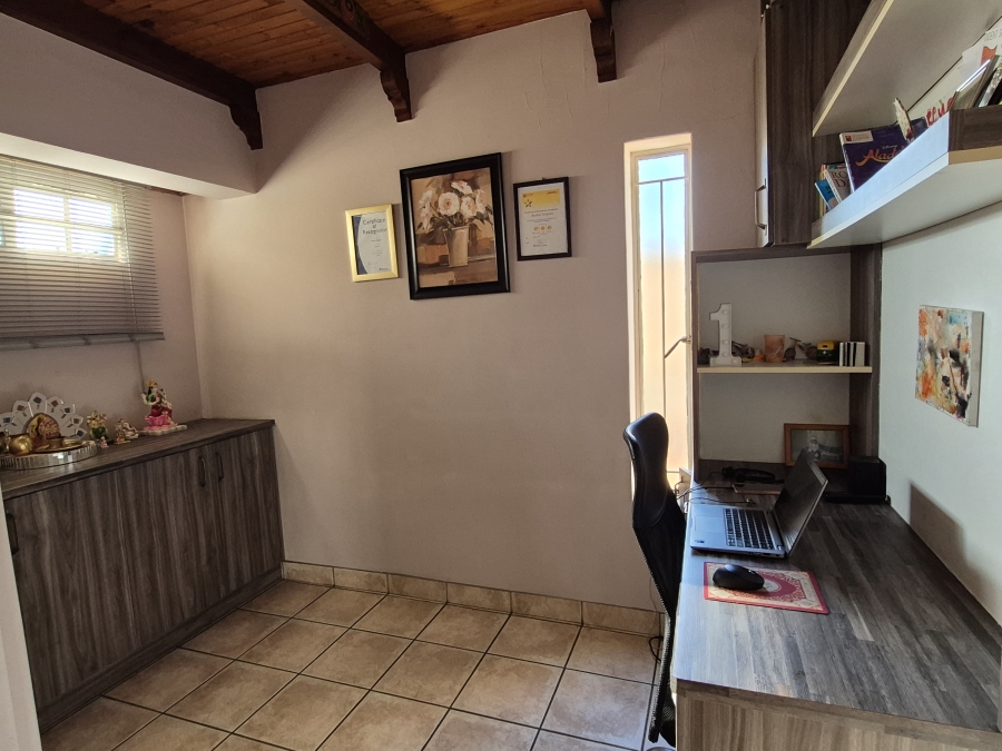 4 Bedroom Property for Sale in Sunnyridge Gauteng
