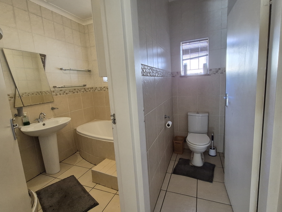 4 Bedroom Property for Sale in Sunnyridge Gauteng
