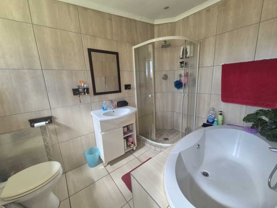 3 Bedroom Property for Sale in Sunnyridge Gauteng