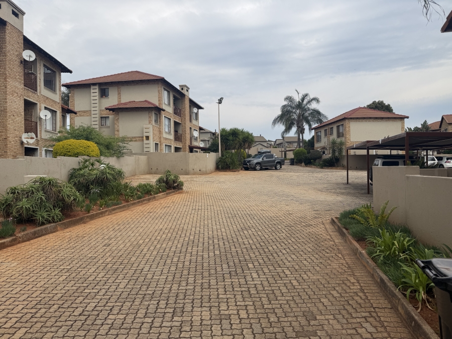 To Let 2 Bedroom Property for Rent in Noordheuwel Gauteng