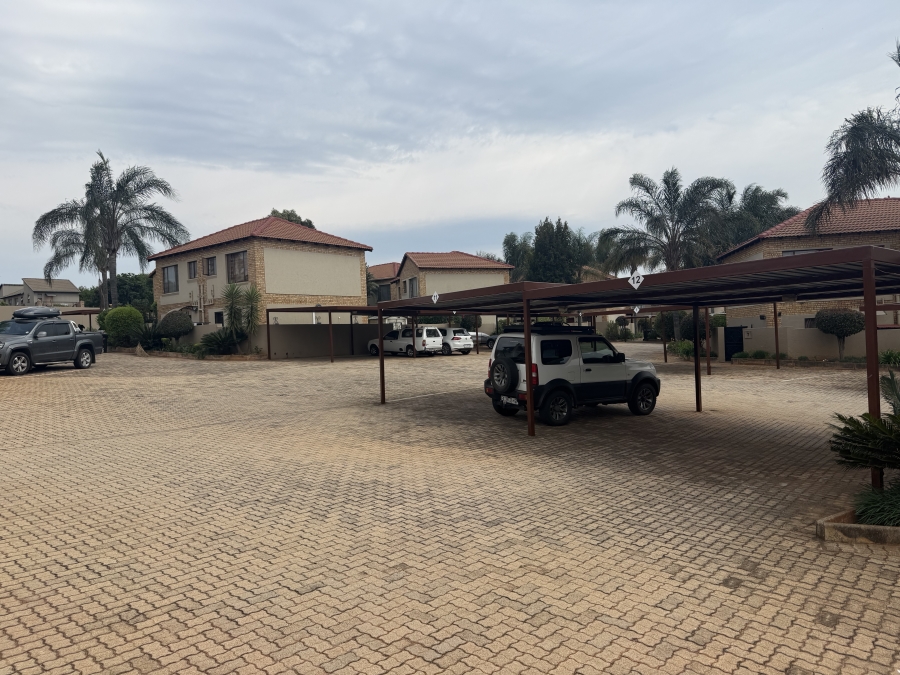 To Let 2 Bedroom Property for Rent in Noordheuwel Gauteng