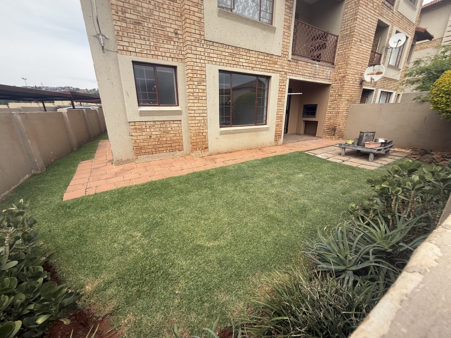 To Let 2 Bedroom Property for Rent in Noordheuwel Gauteng