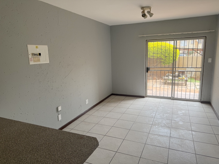 To Let 2 Bedroom Property for Rent in Noordheuwel Gauteng