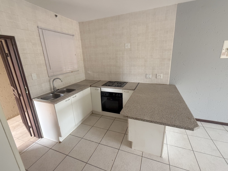 To Let 2 Bedroom Property for Rent in Noordheuwel Gauteng