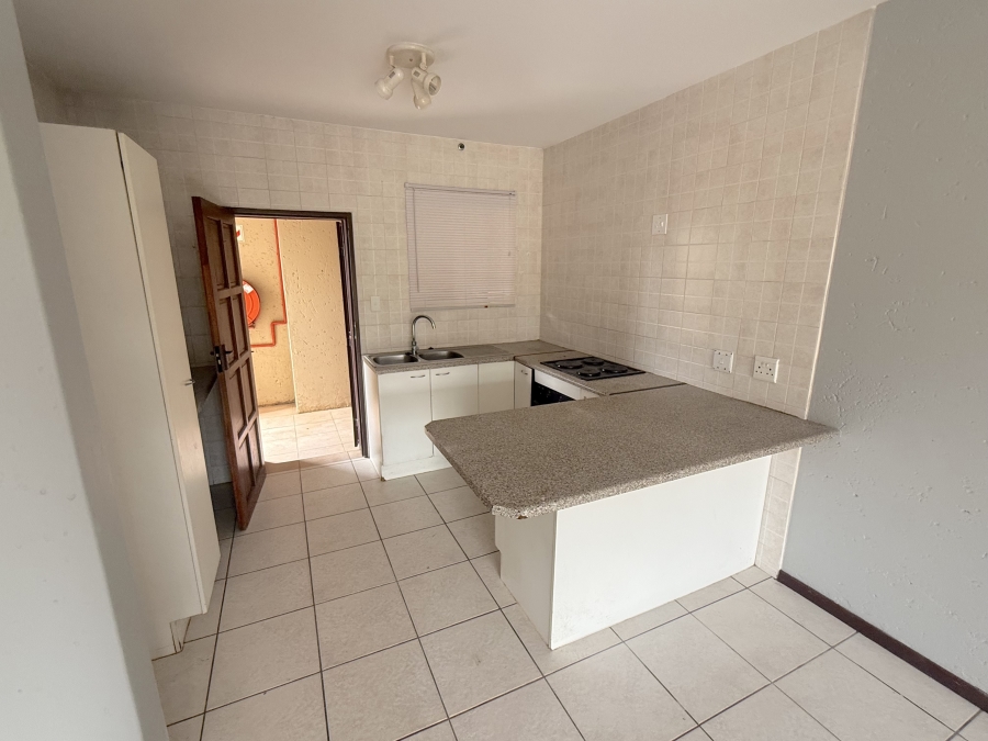 To Let 2 Bedroom Property for Rent in Noordheuwel Gauteng