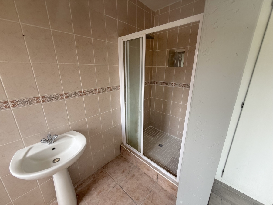 To Let 2 Bedroom Property for Rent in Noordheuwel Gauteng