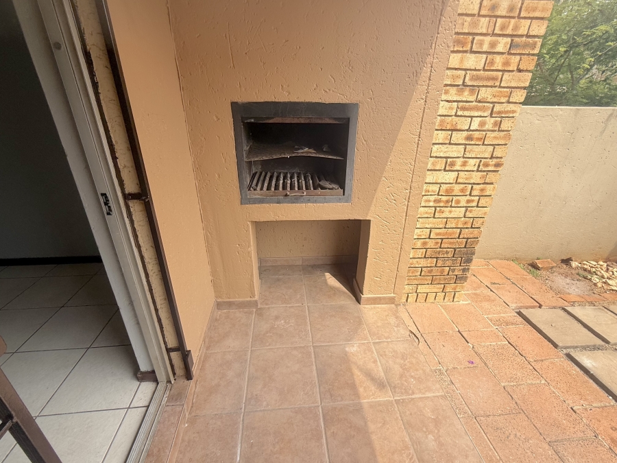 To Let 2 Bedroom Property for Rent in Noordheuwel Gauteng