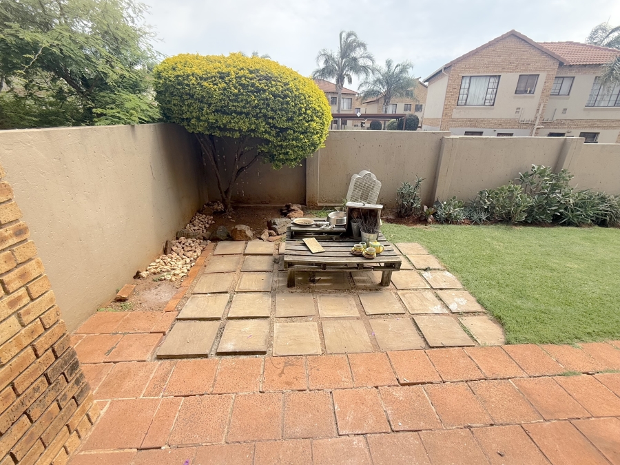 To Let 2 Bedroom Property for Rent in Noordheuwel Gauteng