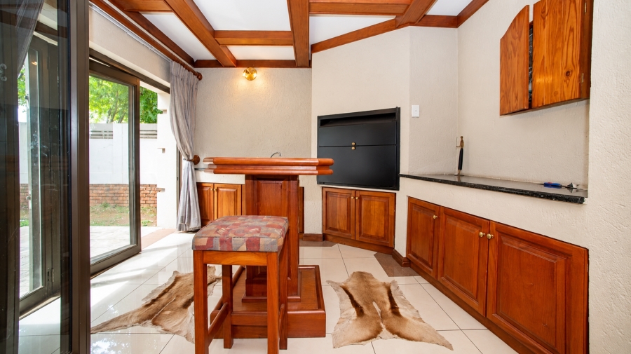 4 Bedroom Property for Sale in Glen Erasmia Gauteng