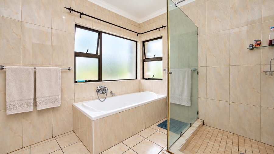 4 Bedroom Property for Sale in Glen Erasmia Gauteng