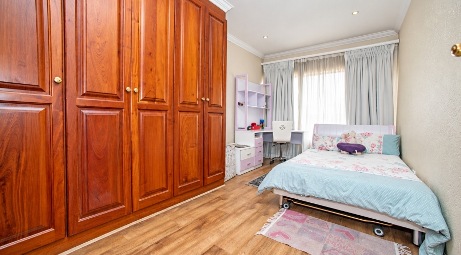 4 Bedroom Property for Sale in Glen Erasmia Gauteng