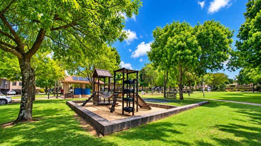 4 Bedroom Property for Sale in Glen Erasmia Gauteng