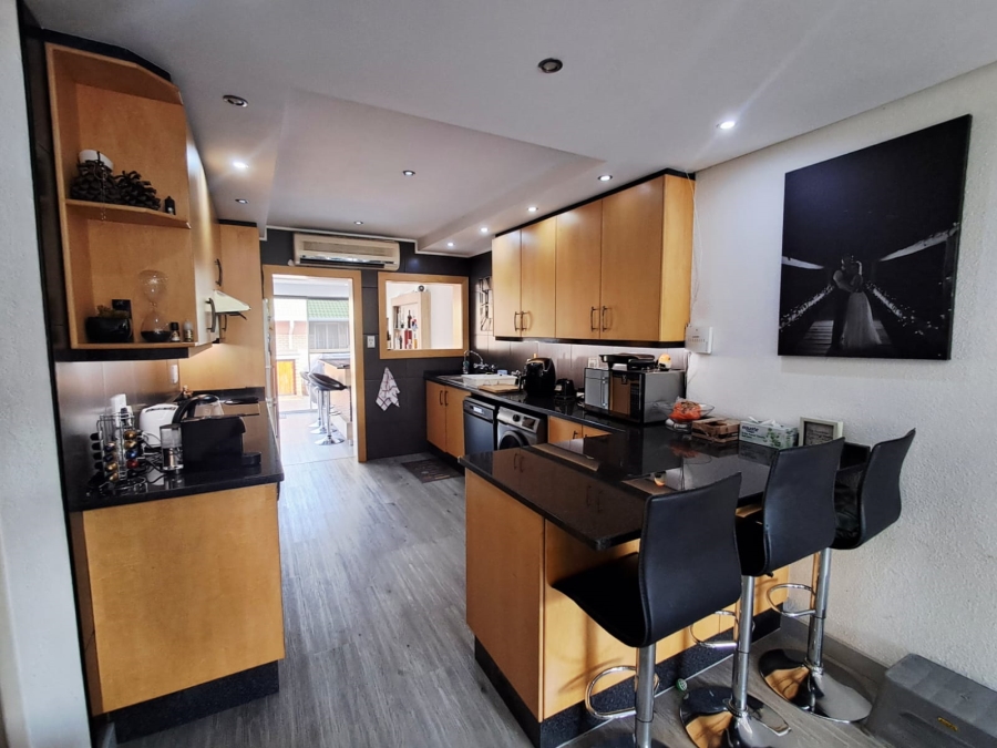 2 Bedroom Property for Sale in Kenleaf Gauteng