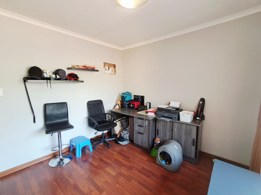 2 Bedroom Property for Sale in Kenleaf Gauteng