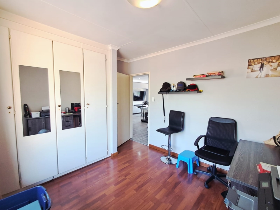 2 Bedroom Property for Sale in Kenleaf Gauteng