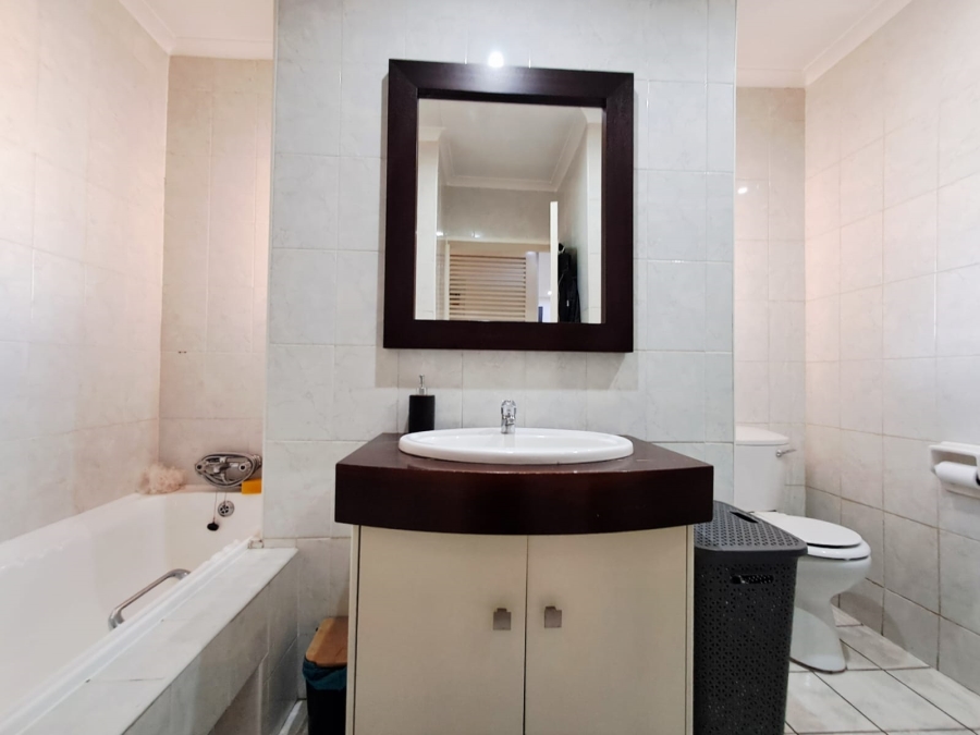 2 Bedroom Property for Sale in Kenleaf Gauteng