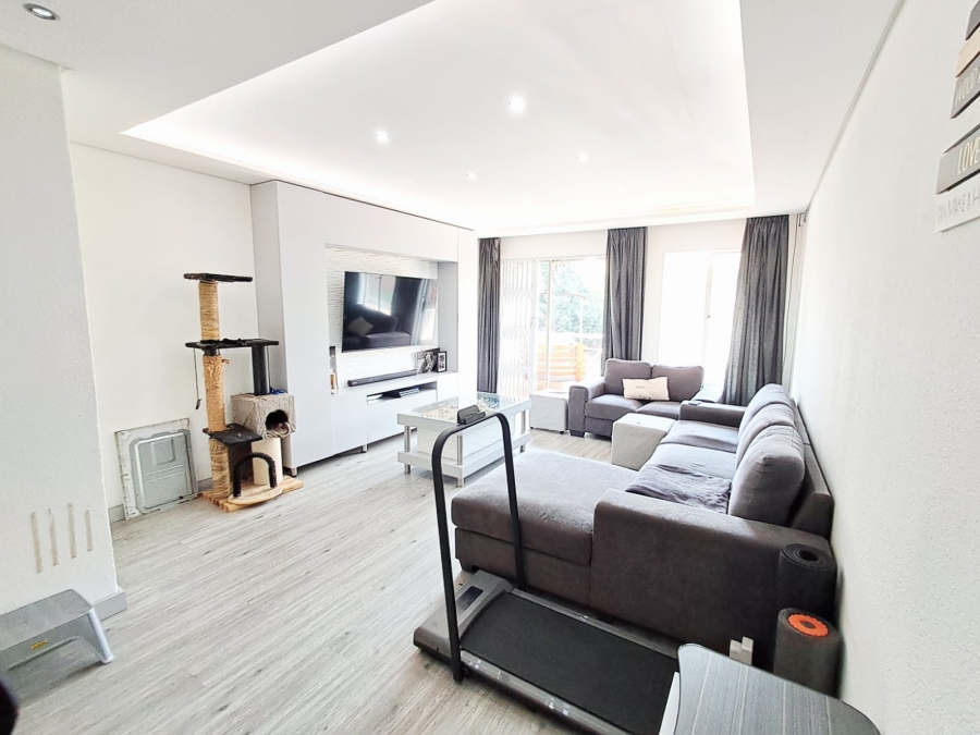 2 Bedroom Property for Sale in Kenleaf Gauteng