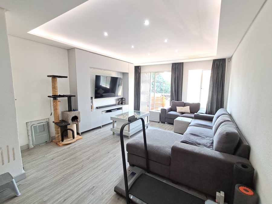 2 Bedroom Property for Sale in Kenleaf Gauteng