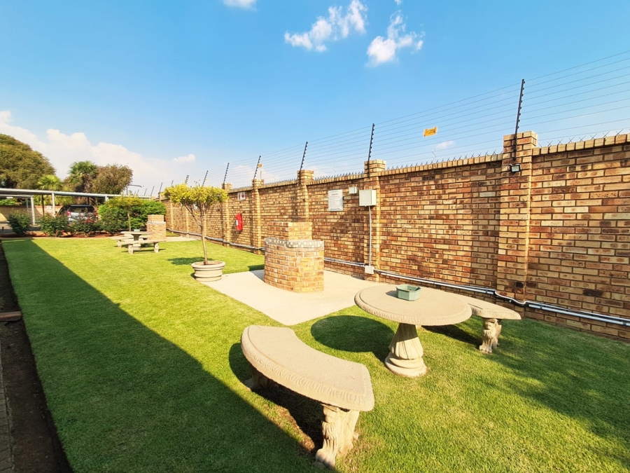 2 Bedroom Property for Sale in Kenleaf Gauteng