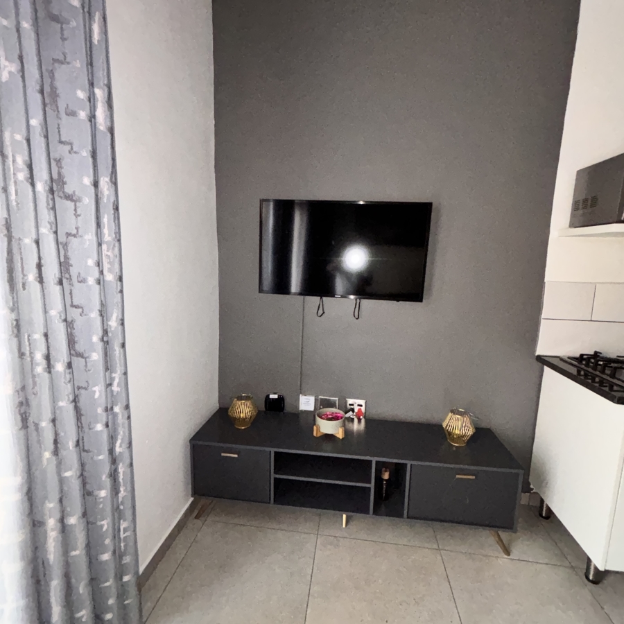 1 Bedroom Property for Sale in Ferndale Gauteng