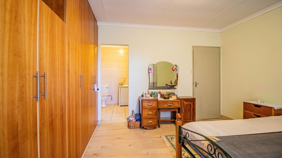 3 Bedroom Property for Sale in Selcourt Gauteng