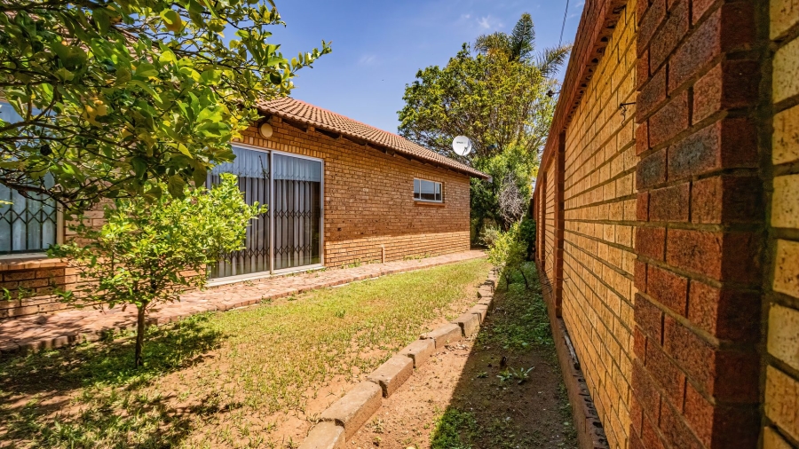 3 Bedroom Property for Sale in Selcourt Gauteng