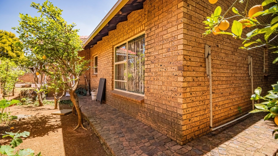 3 Bedroom Property for Sale in Selcourt Gauteng