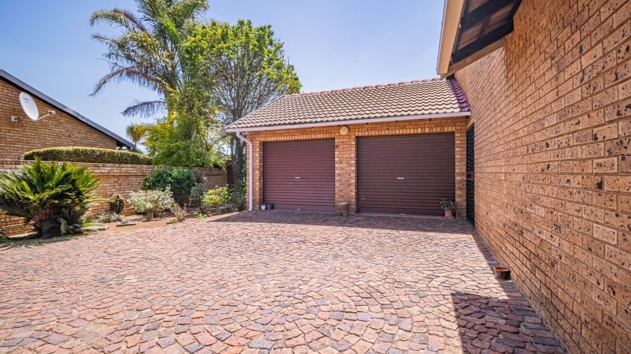 3 Bedroom Property for Sale in Selcourt Gauteng