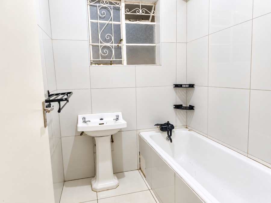2 Bedroom Property for Sale in Illovo Gauteng