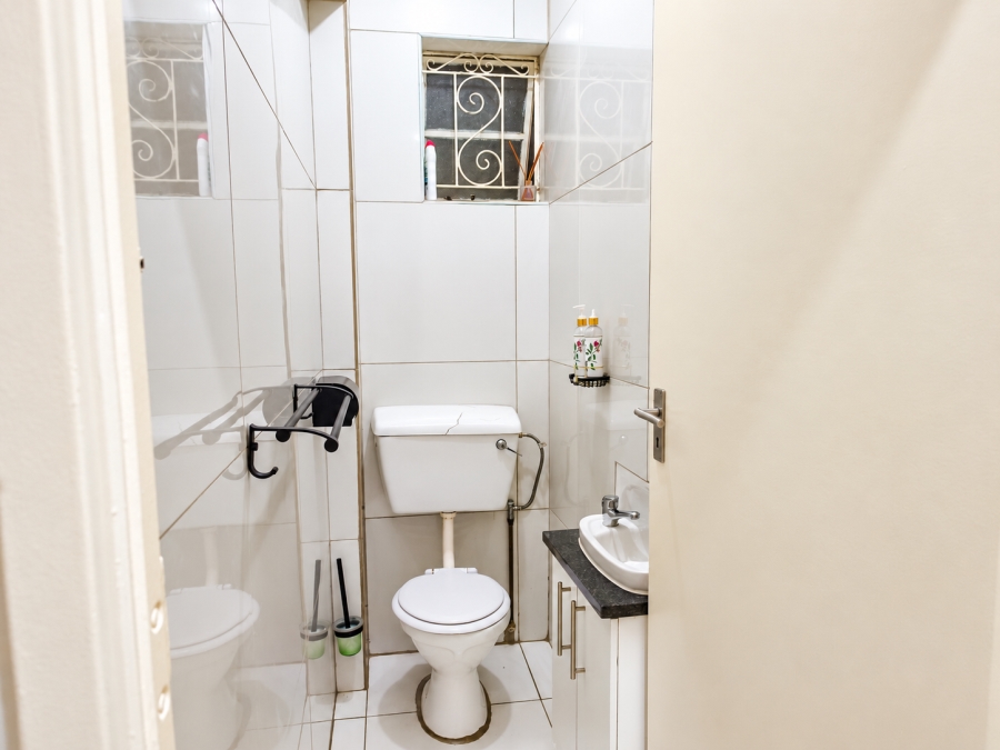 2 Bedroom Property for Sale in Illovo Gauteng