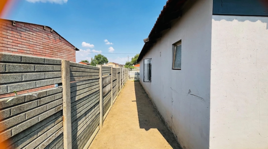 3 Bedroom Property for Sale in Kingsway Gauteng